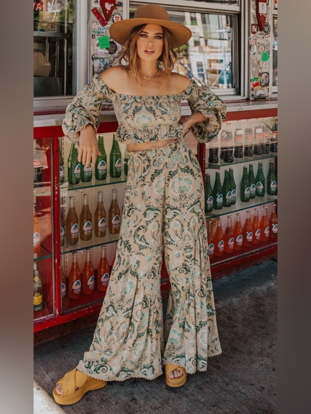 Spell and the Gypsy Aurora Floral Wide-Leg Pants Beige & Green size XXL NWT